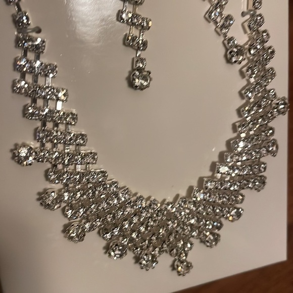 Jaclyn Smith diamond look silver necklace and earrings jewelry Coord set New - Picture 5 of 5